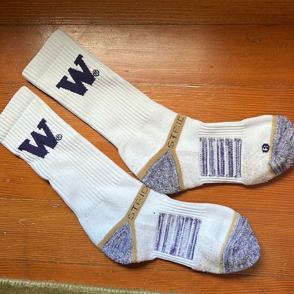 UW NCAA Strideline Socks